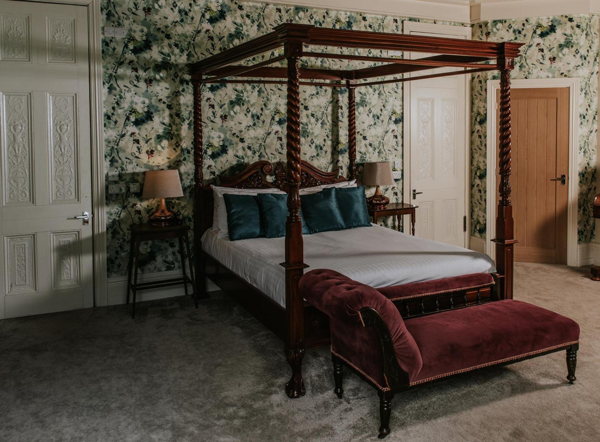 غريمسبي Healing Manor Hotel الغرفة الصورة